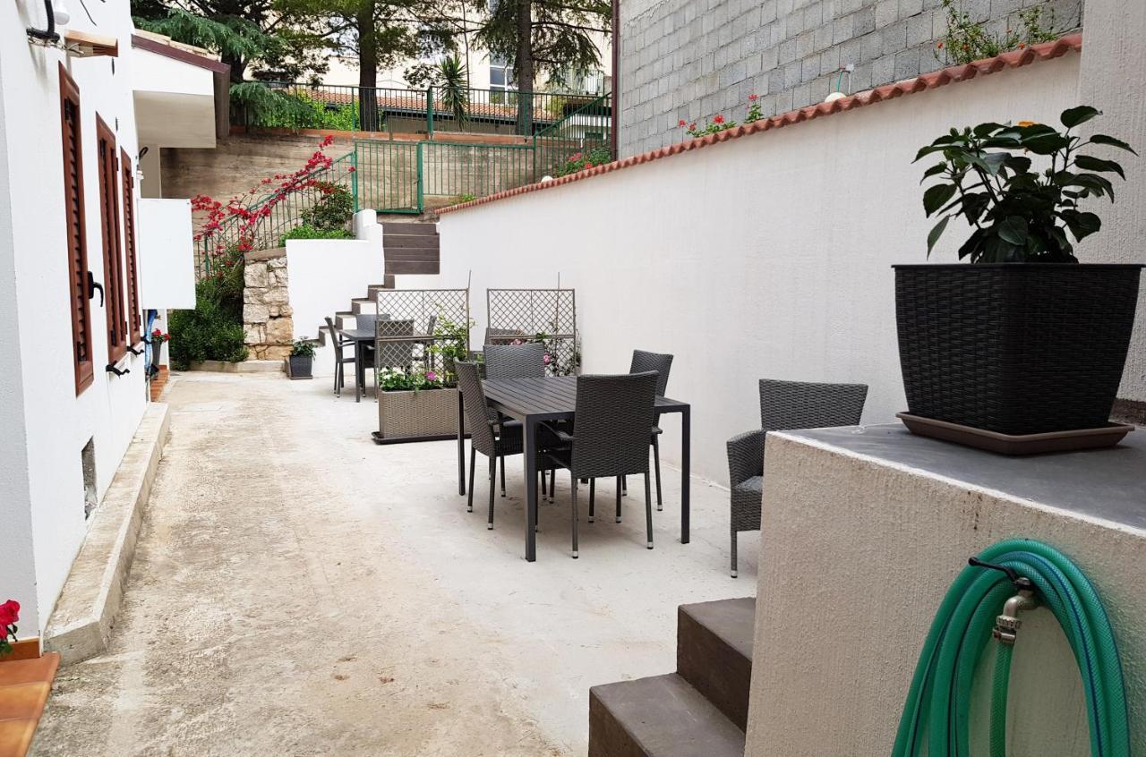 באוני Appartamento Tra Mare E Montagna מראה חיצוני תמונה
