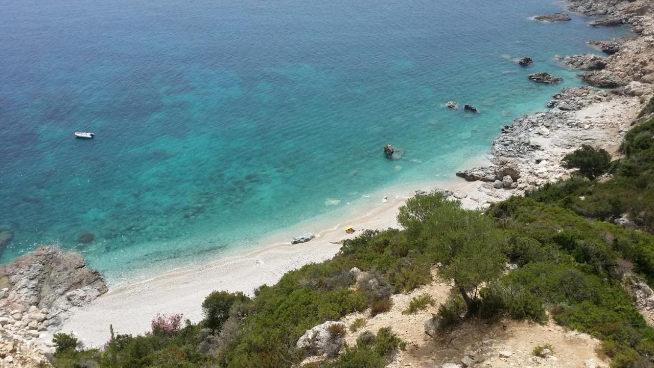 באוני Appartamento Tra Mare E Montagna מראה חיצוני תמונה
